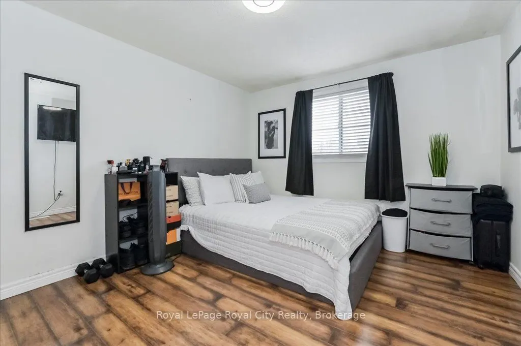 164 Tait Crescent