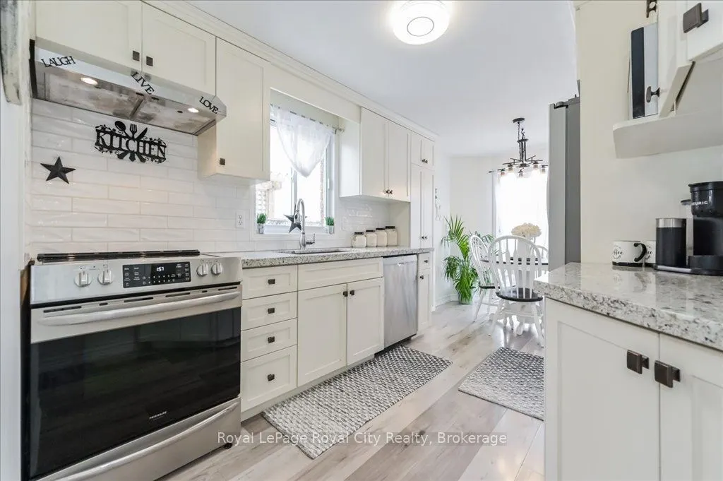 164 Tait Crescent
