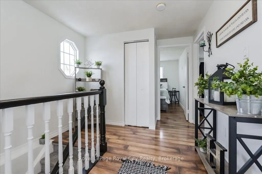 164 Tait Crescent