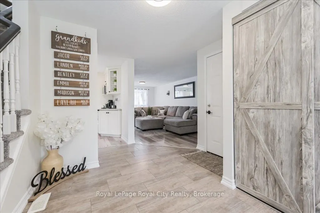 164 Tait Crescent