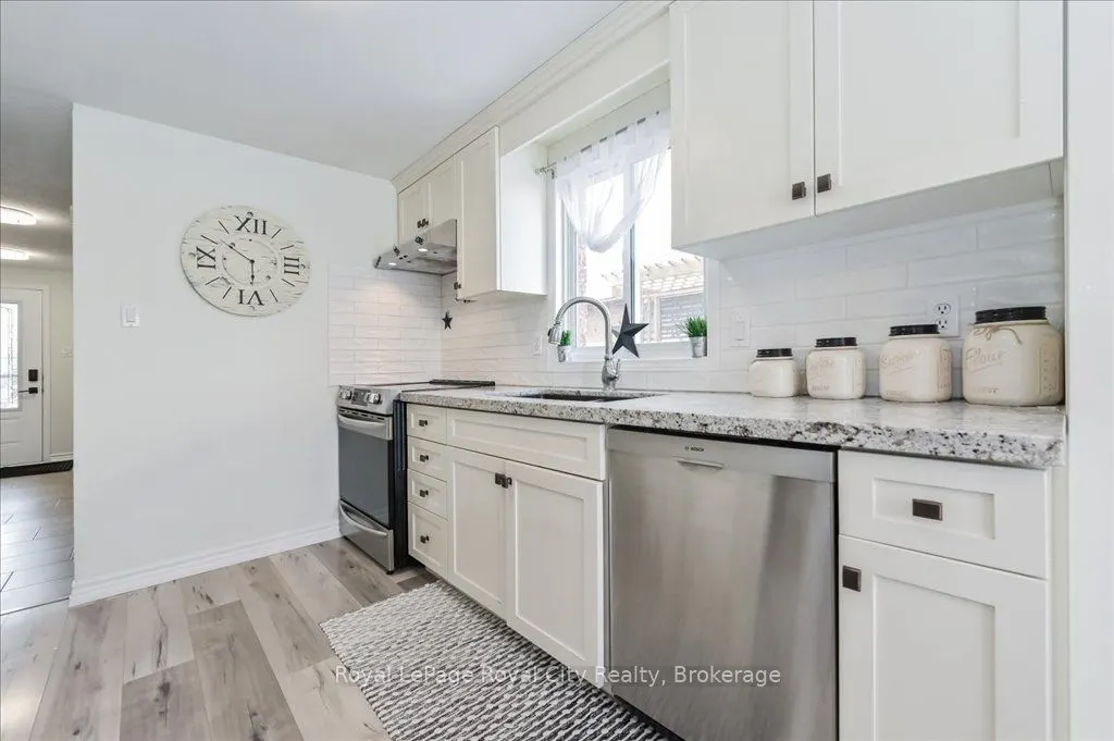164 Tait Crescent