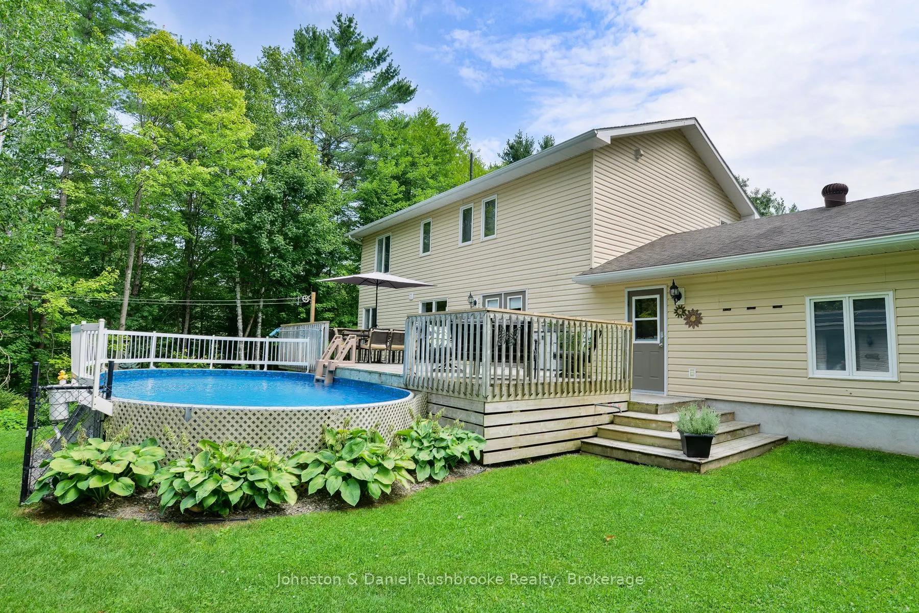 42 McCrank Drive NW