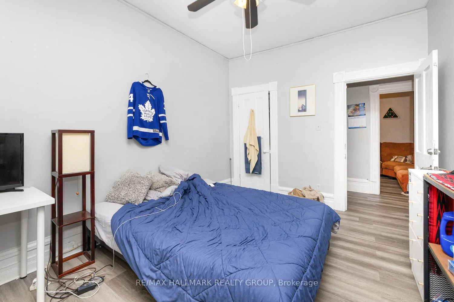 246 Laurier Avenue E