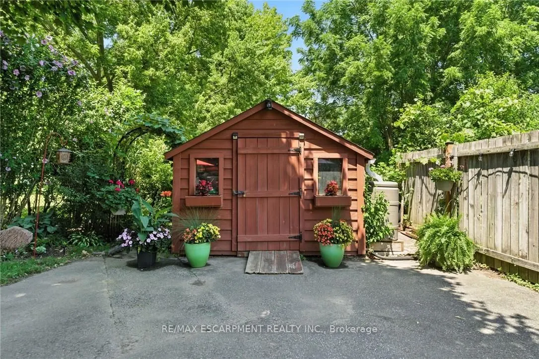 41 Sherry Lane