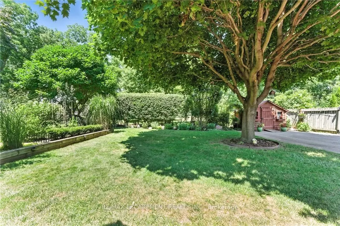 41 Sherry Lane