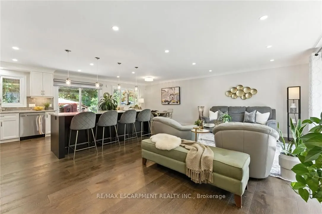 41 Sherry Lane