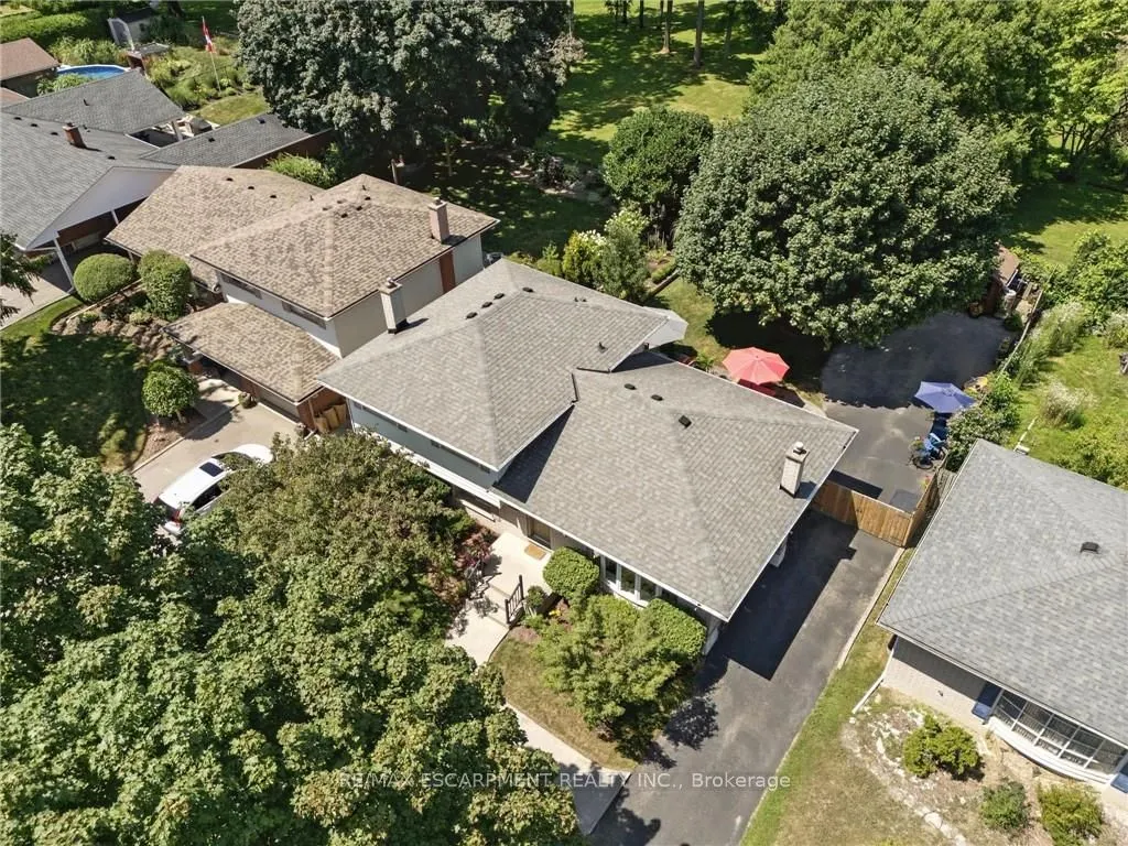 41 Sherry Lane
