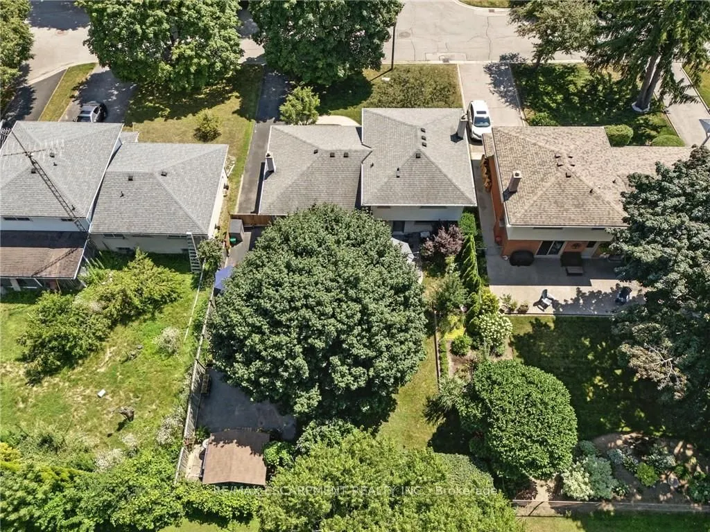 41 Sherry Lane