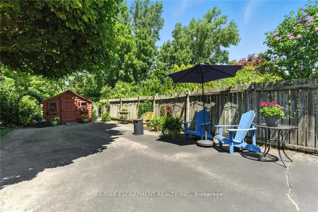 41 Sherry Lane