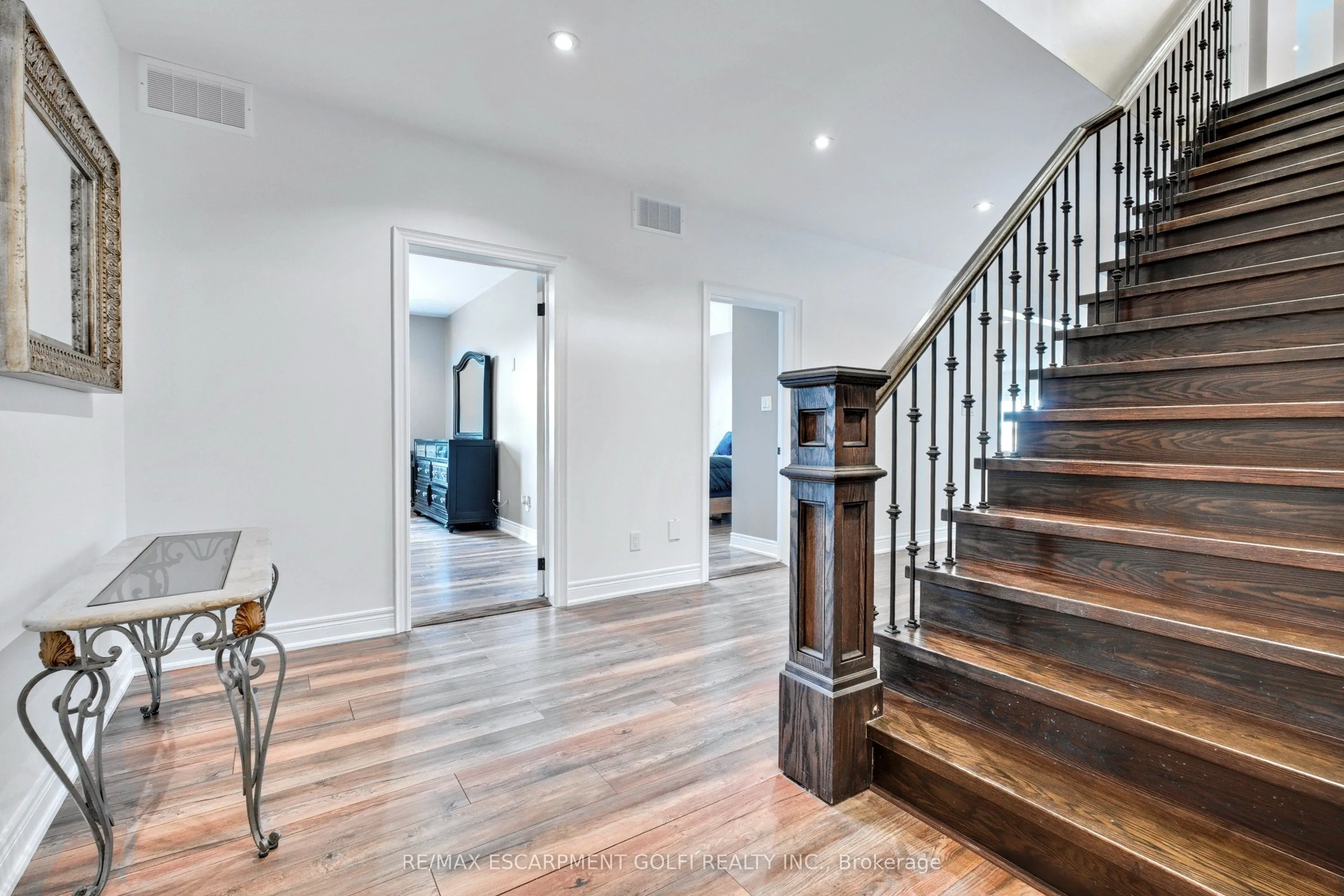 1130 RIDGE Road