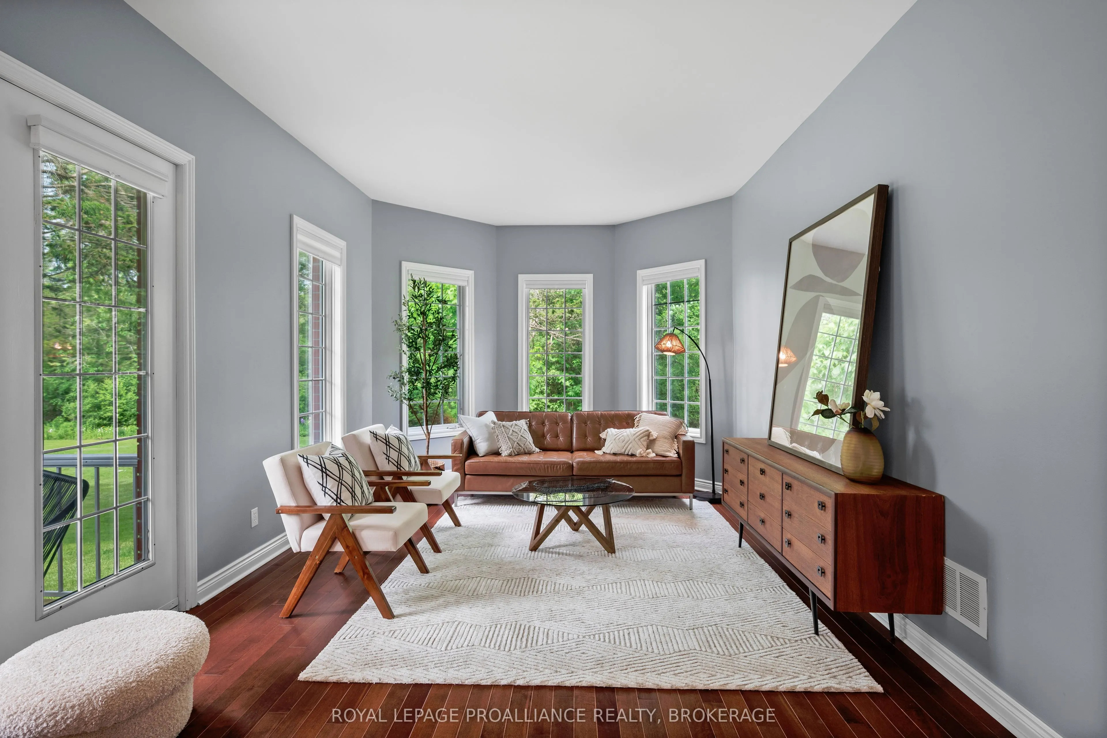 946 Bridge Street W