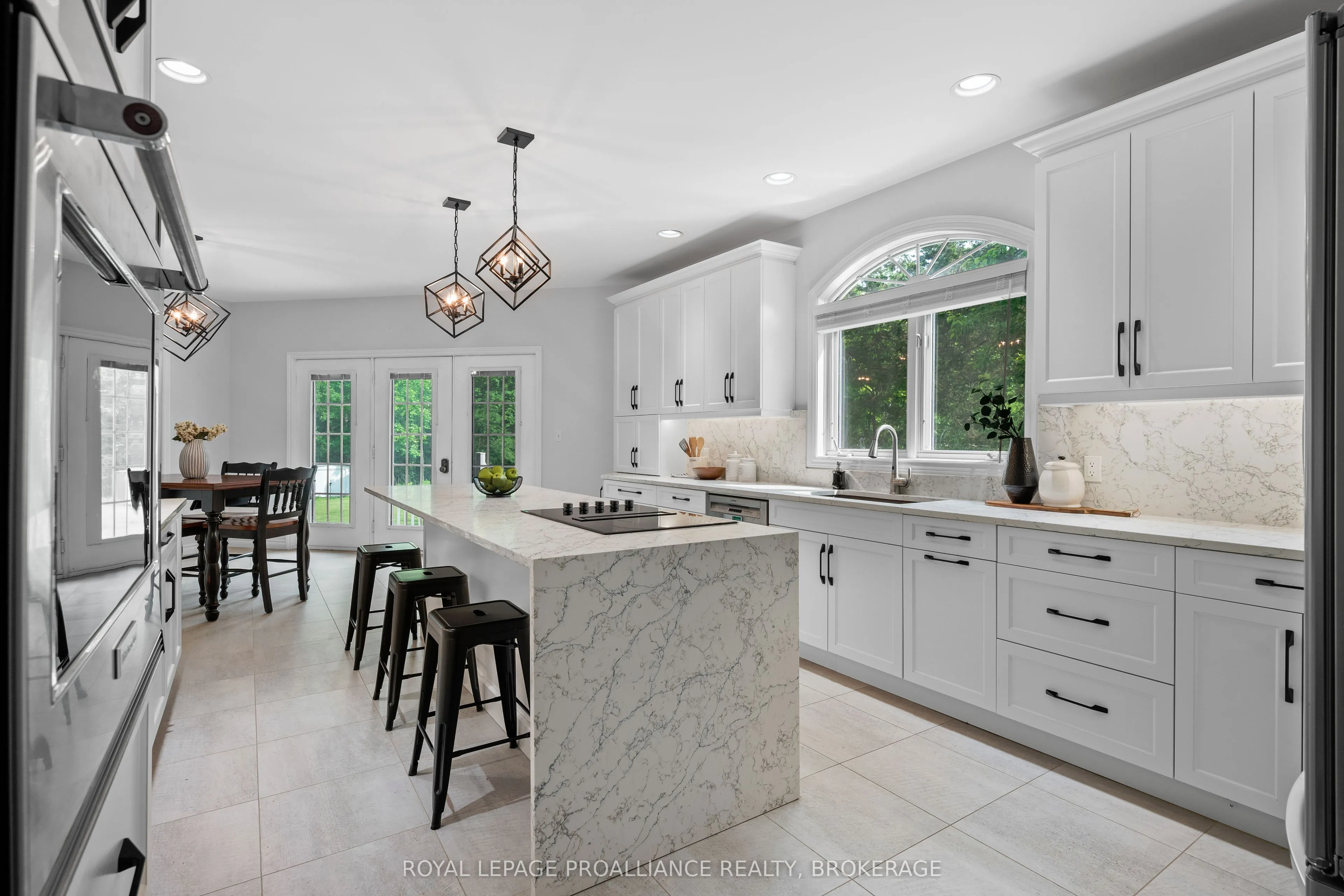 946 Bridge Street W