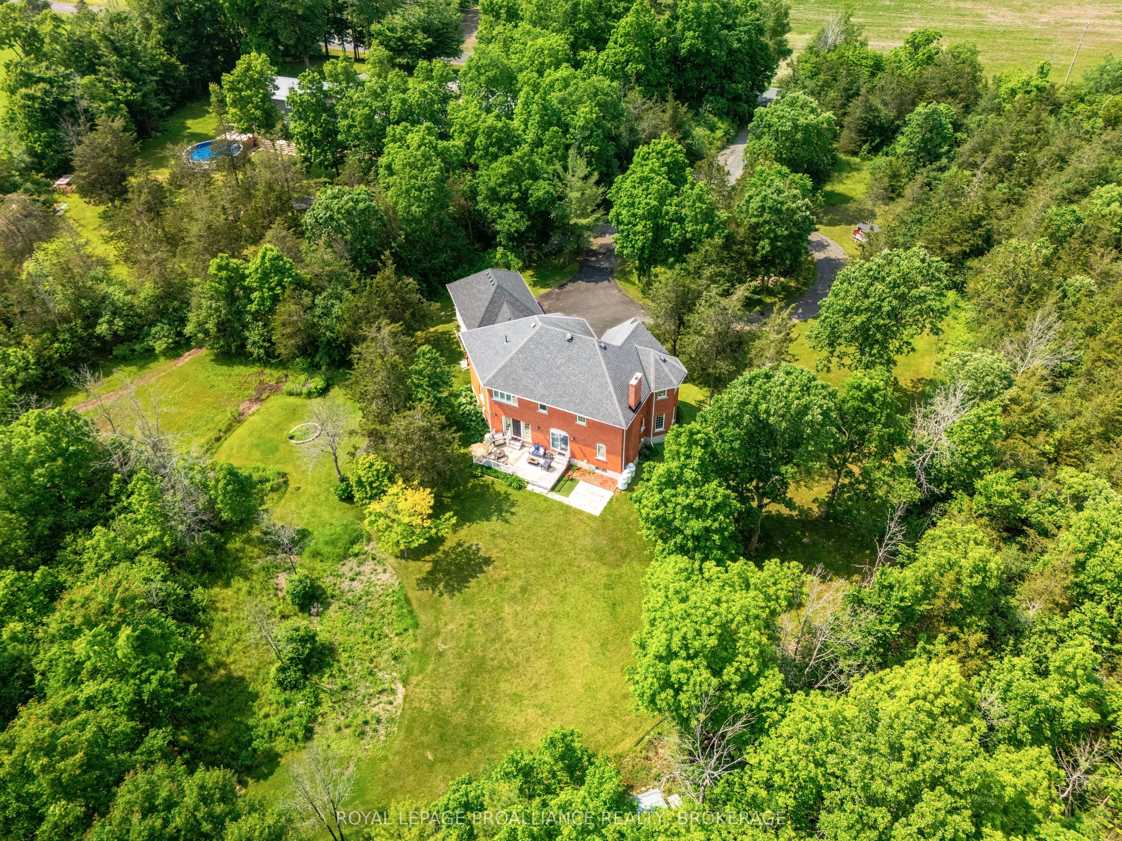 946 Bridge Street W