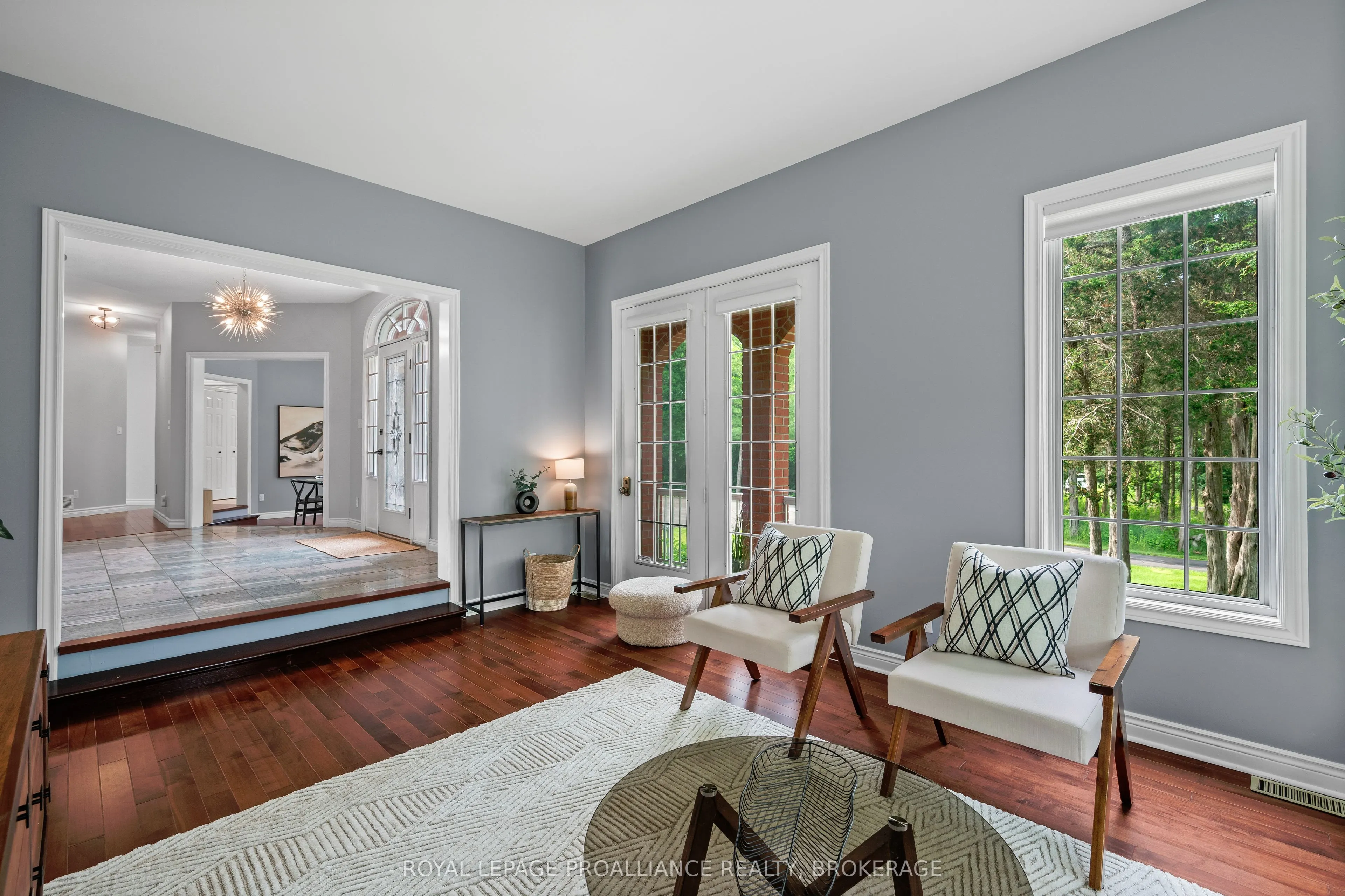 946 Bridge Street W