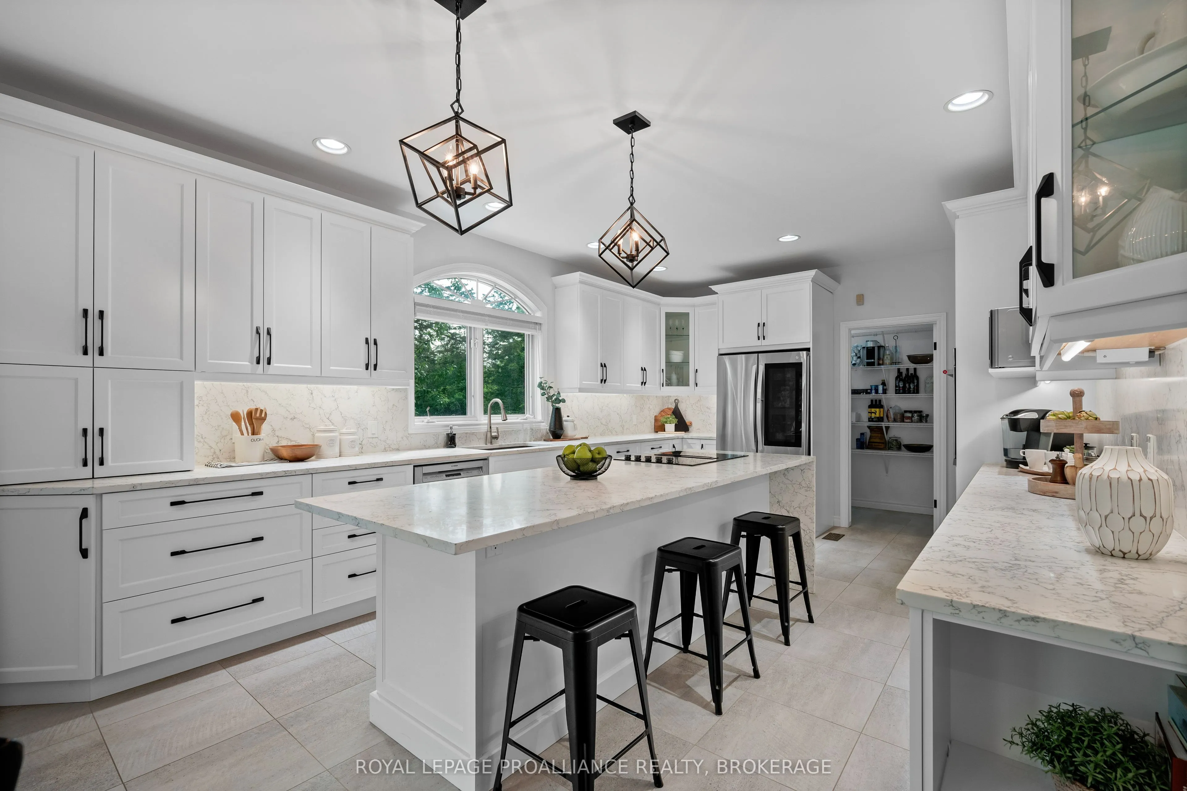 946 Bridge Street W