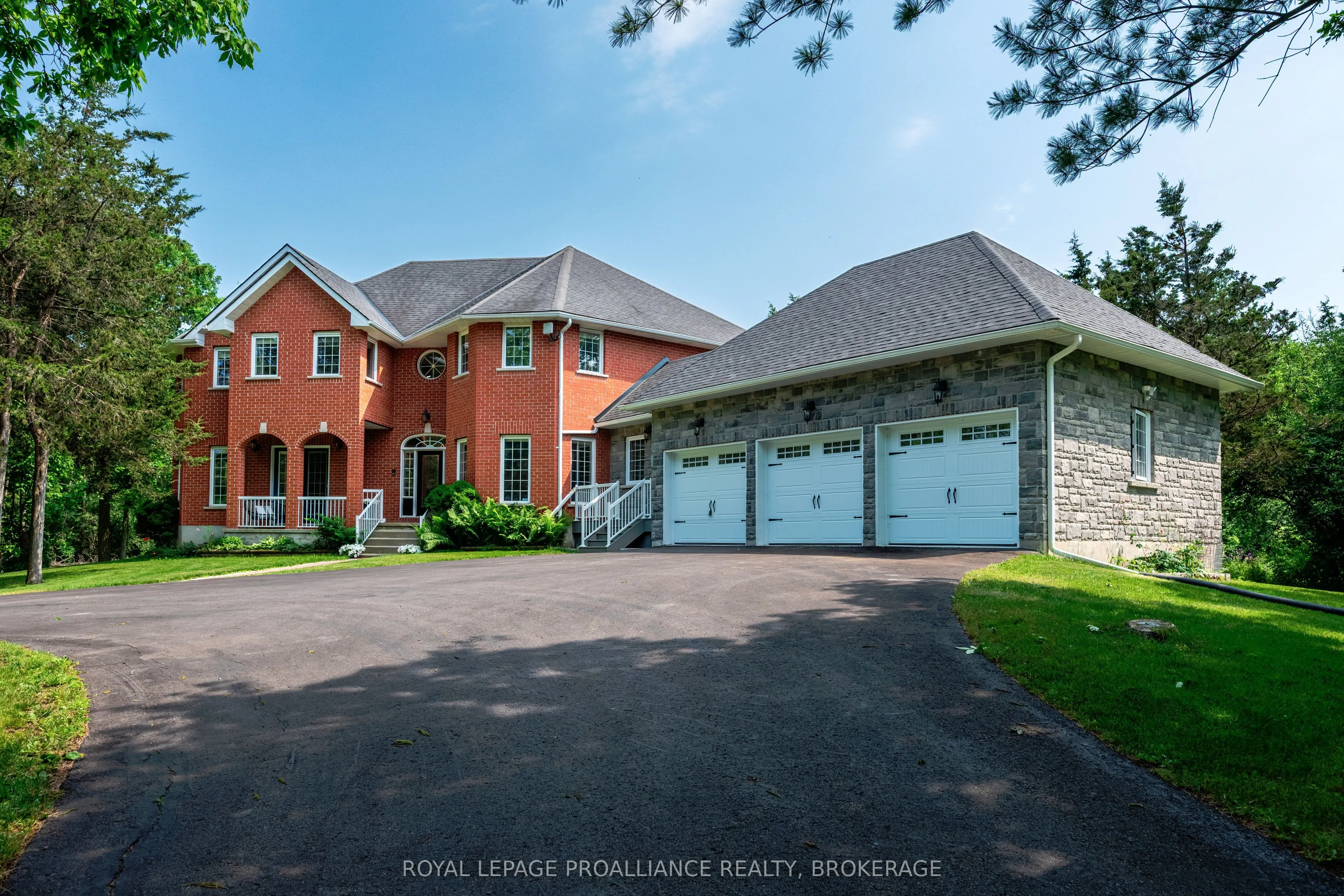946 Bridge Street W