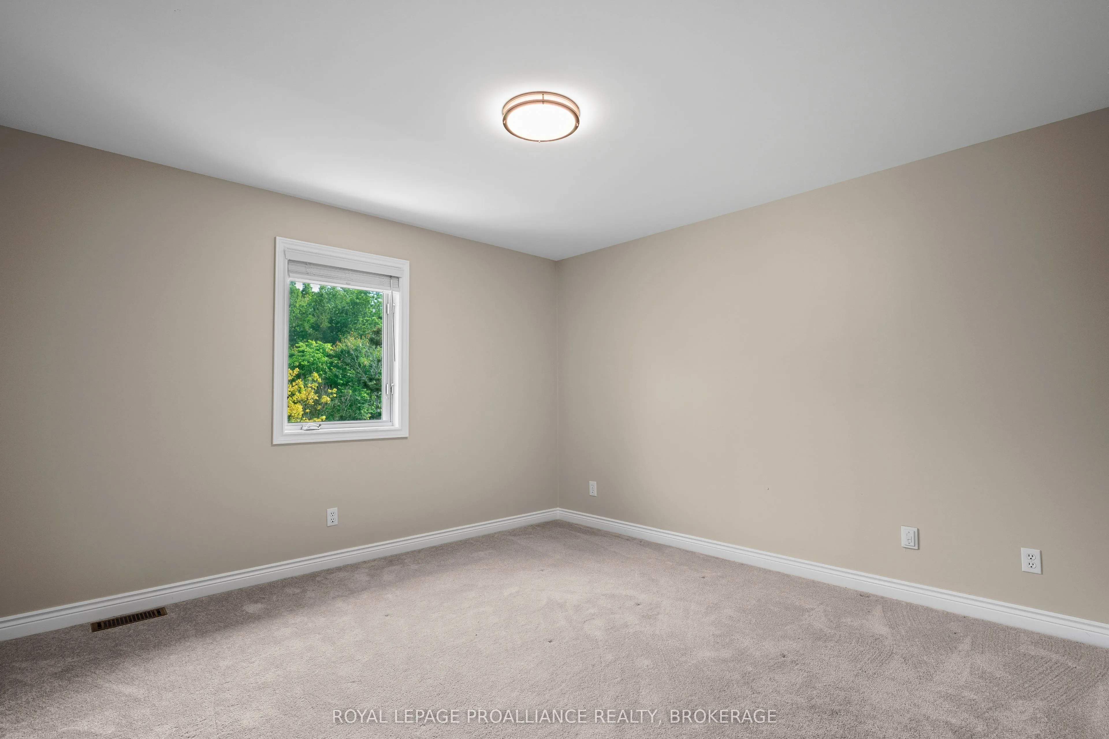946 Bridge Street W