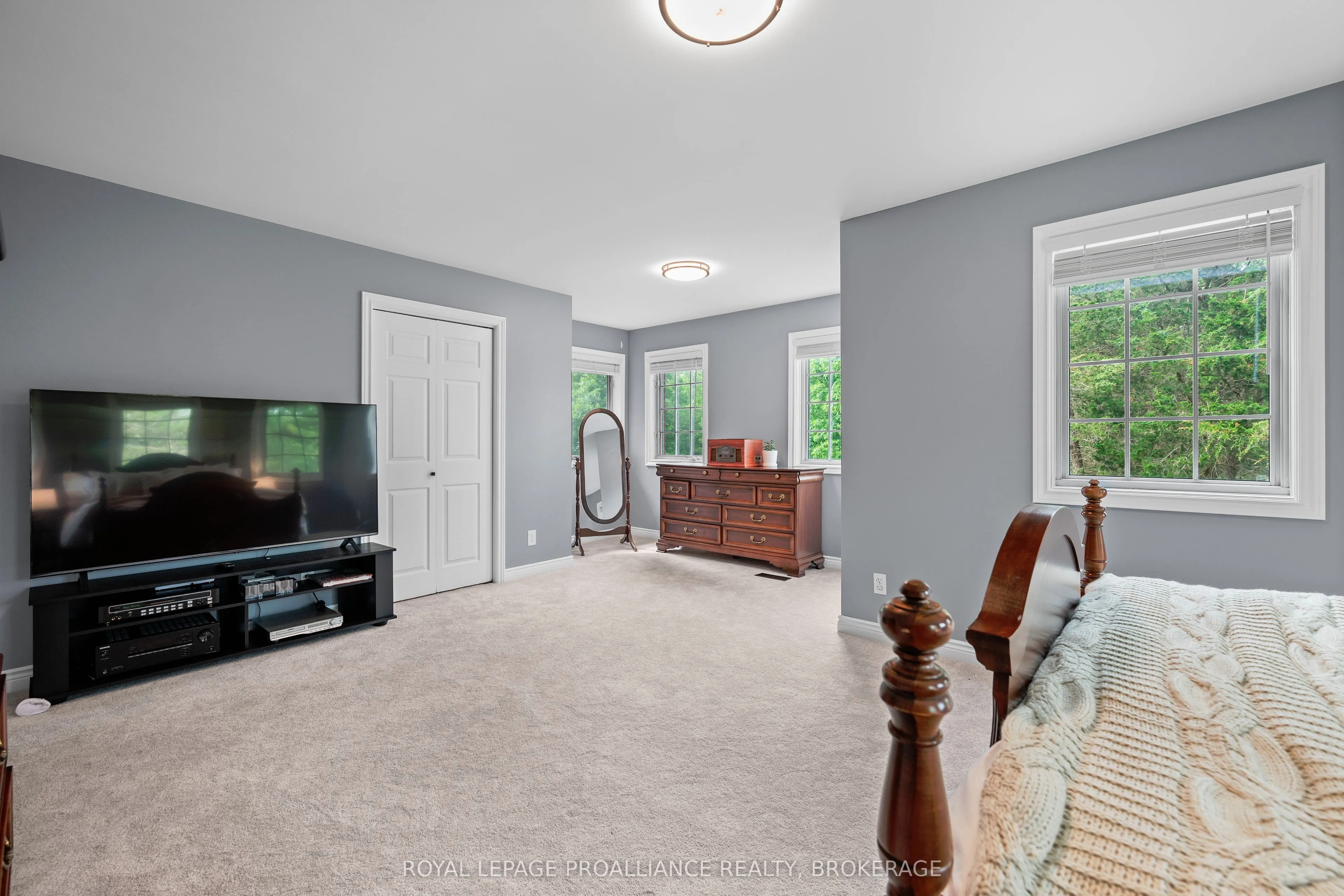 946 Bridge Street W