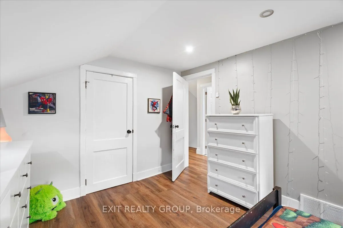 22714 Loyalist Parkway
