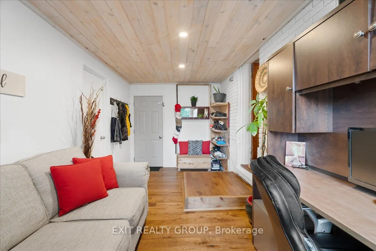 22714 Loyalist Parkway