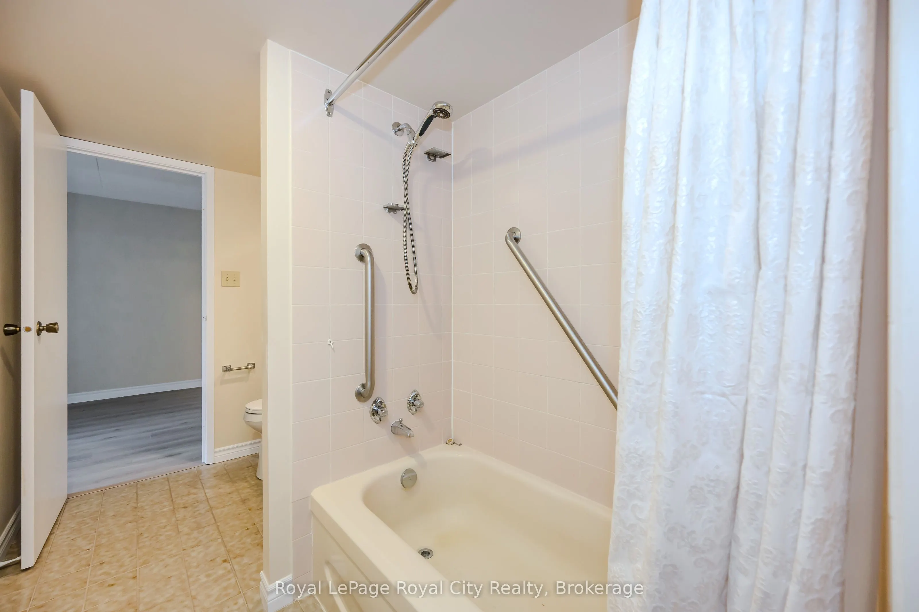 22 MARILYN Drive, #608
