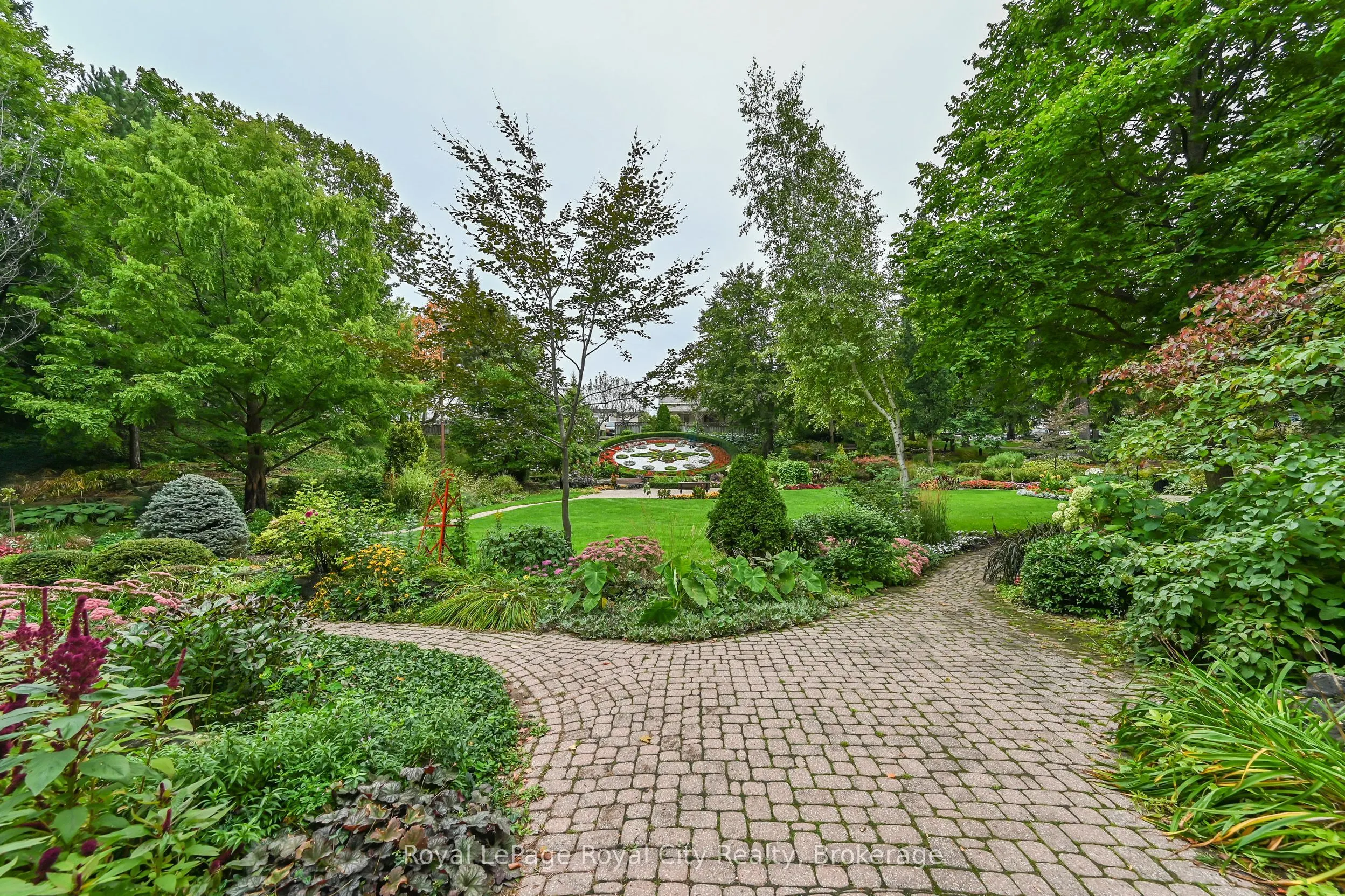 22 MARILYN Drive, #608