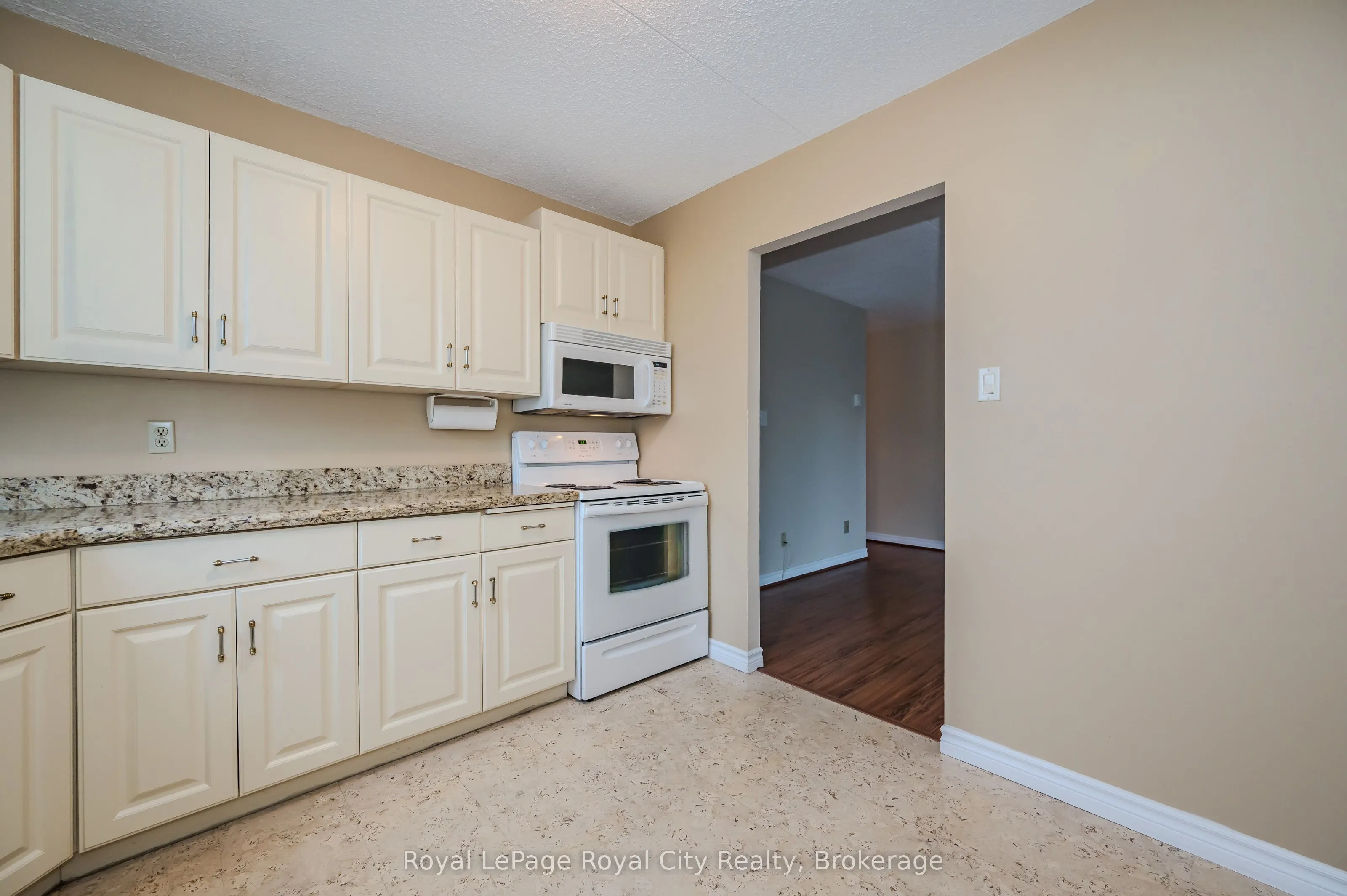 22 MARILYN Drive, #608