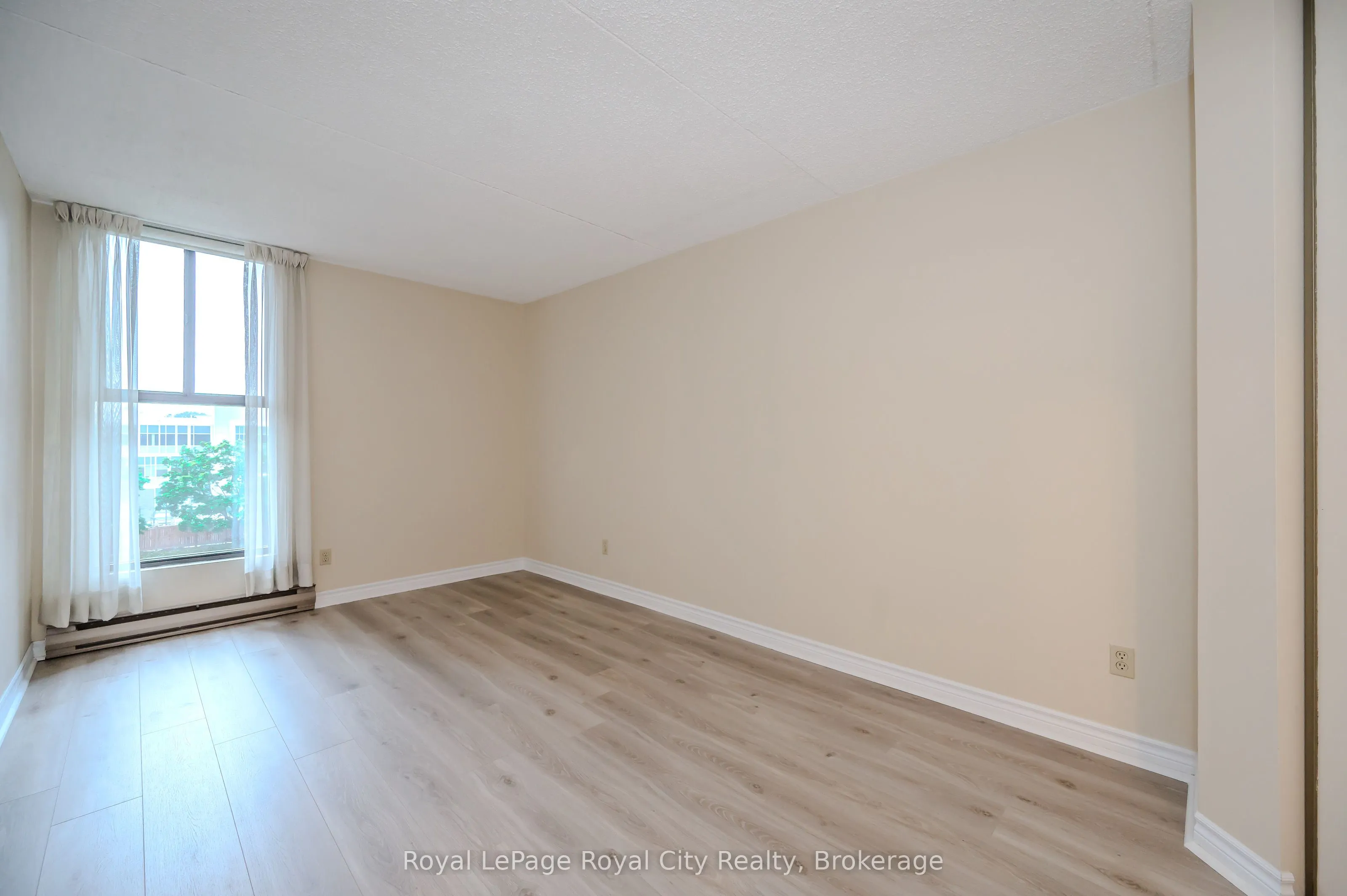 22 MARILYN Drive, #608