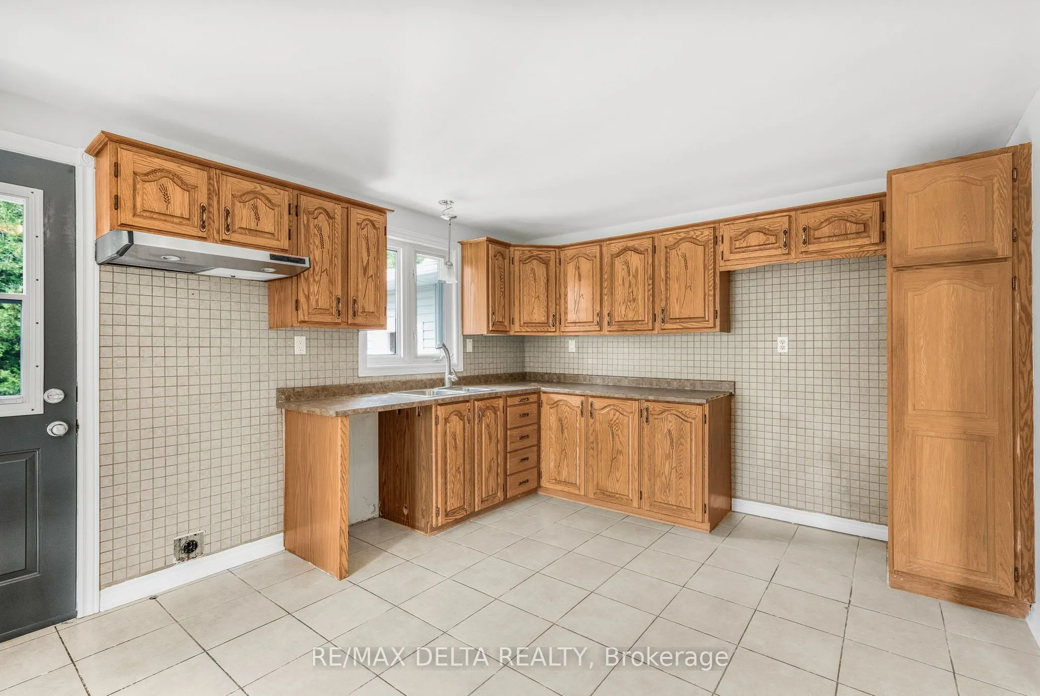 353 Russell Road