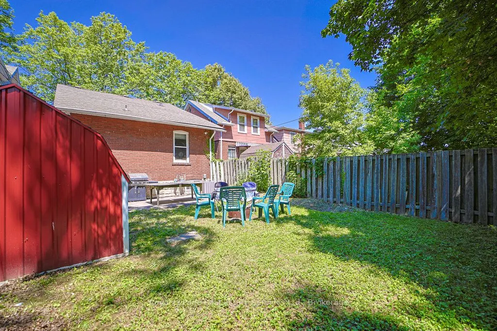 1105 King Street W