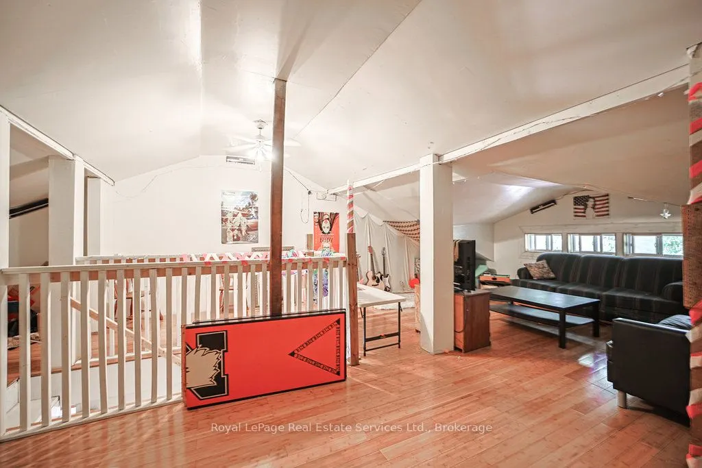 1105 King Street W