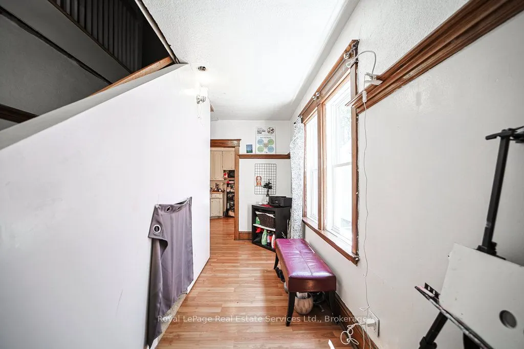 1105 King Street W