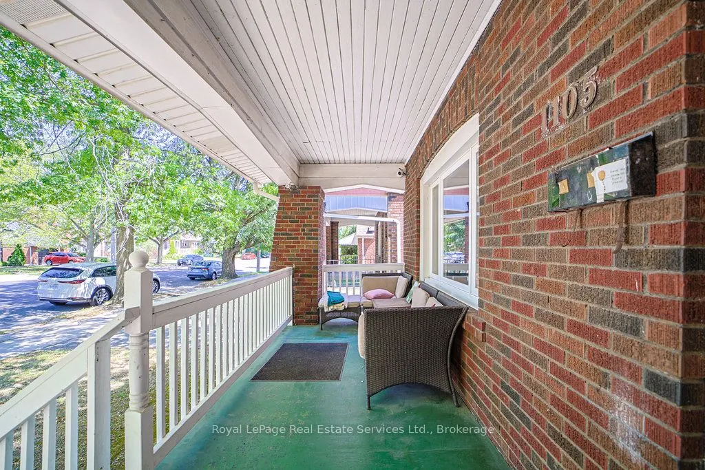 1105 King Street W