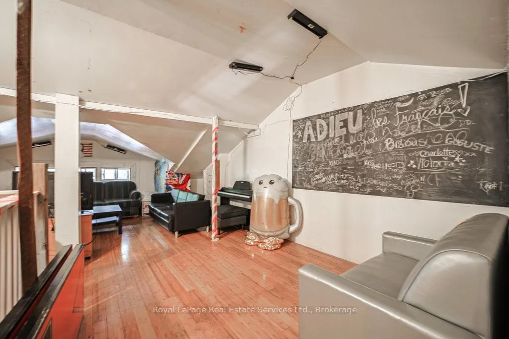 1105 King Street W