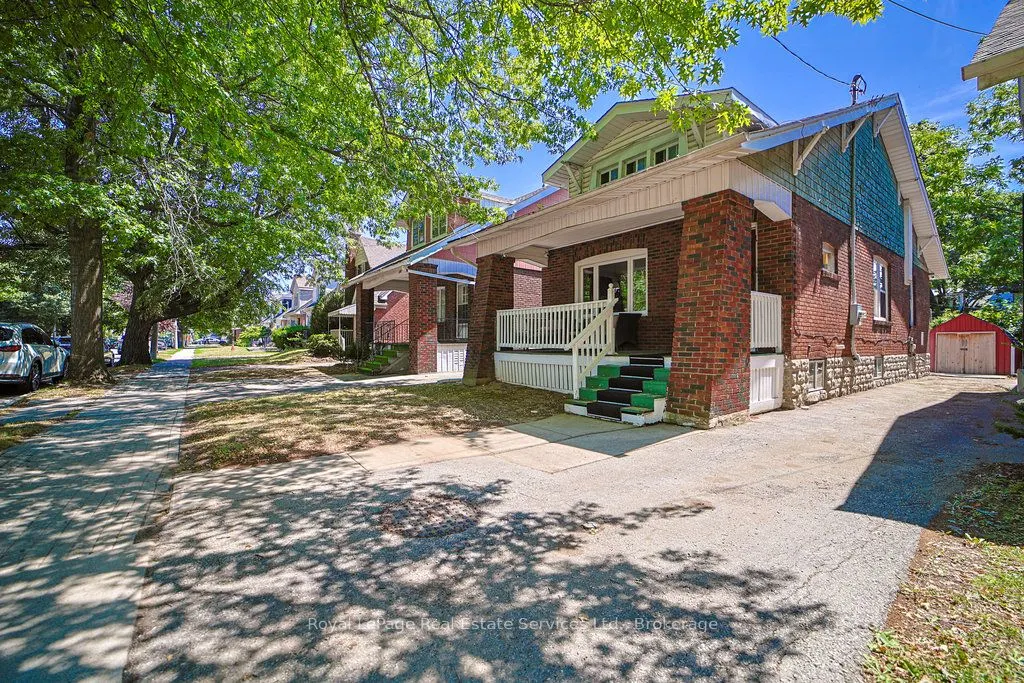 1105 King Street W