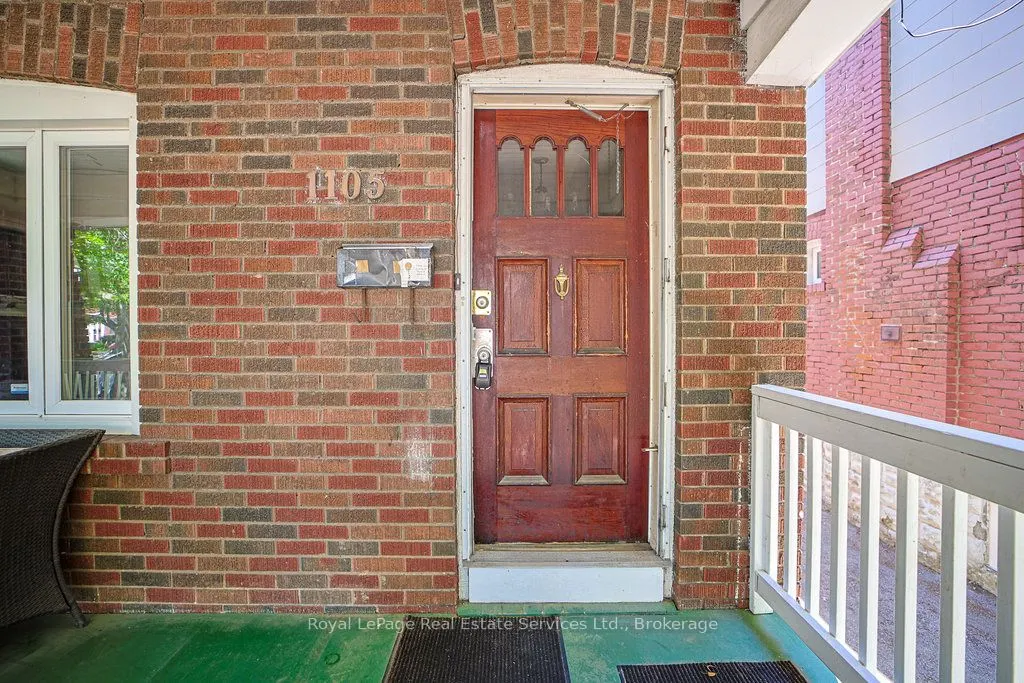 1105 King Street W