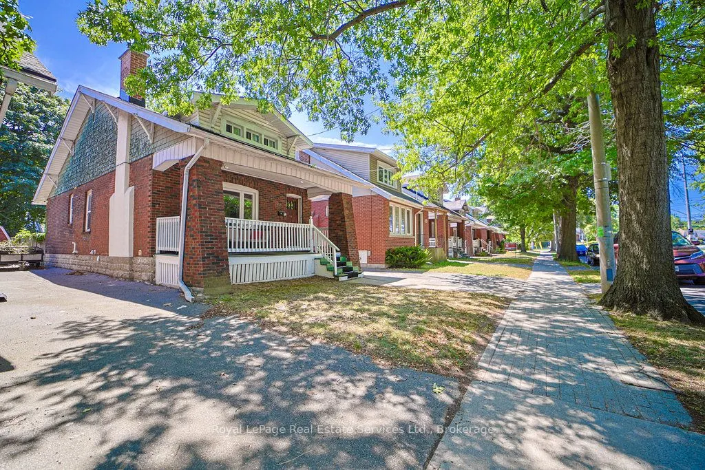 1105 King Street W
