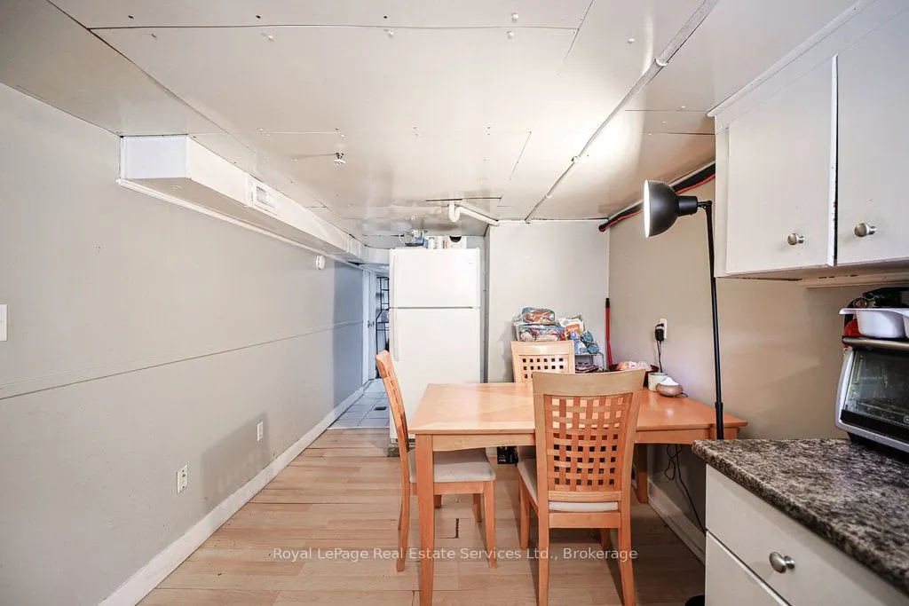 1105 King Street W