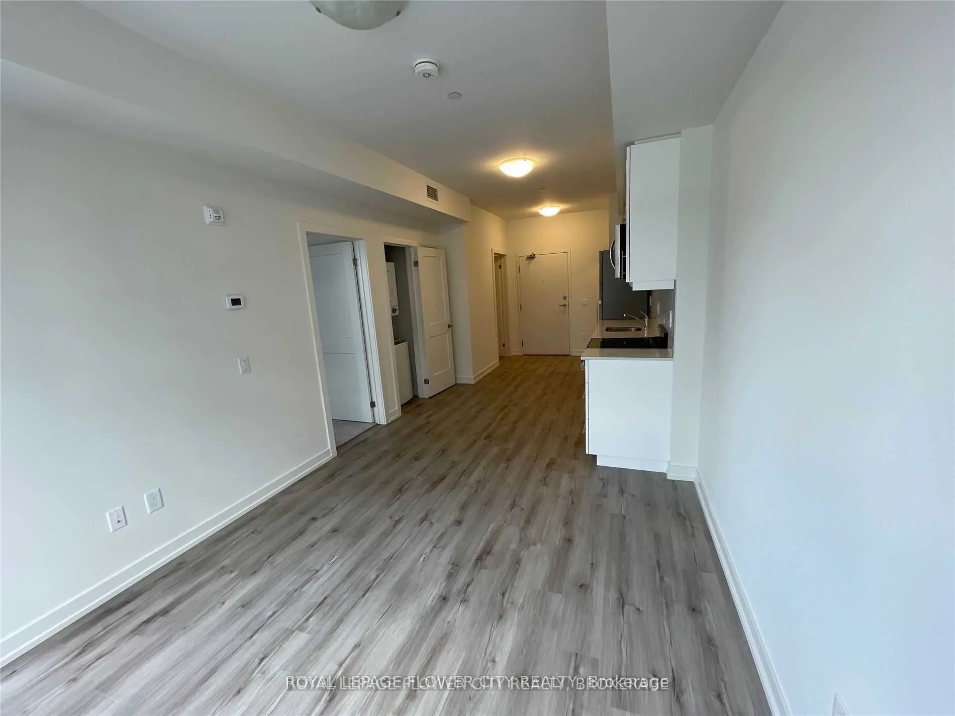 247 Northfield Drive E, #206