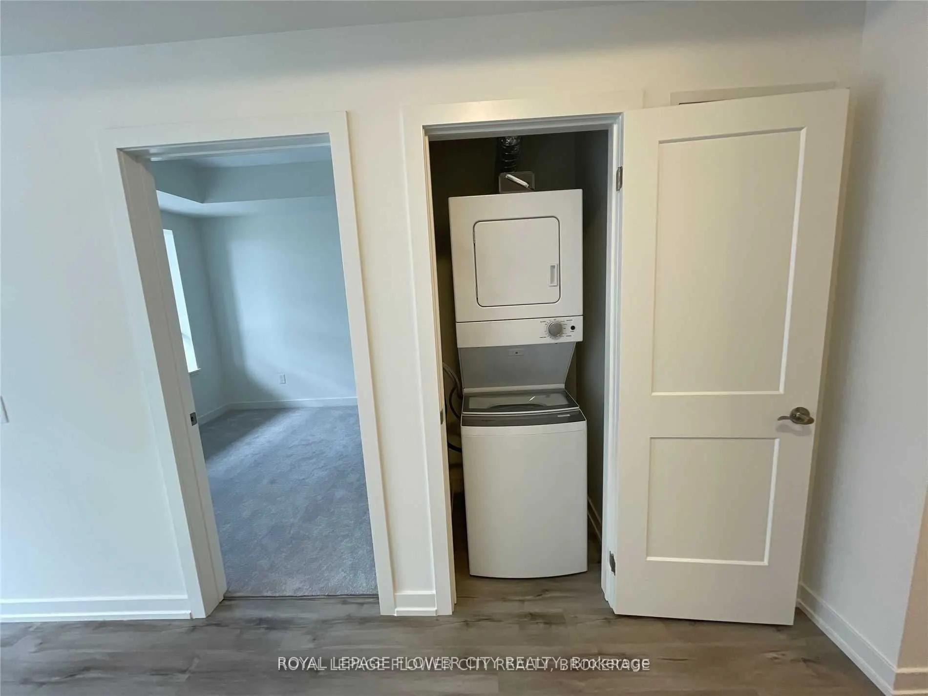 247 Northfield Drive E, #206