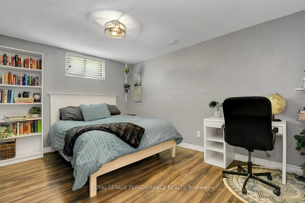 124 Des Pins Street