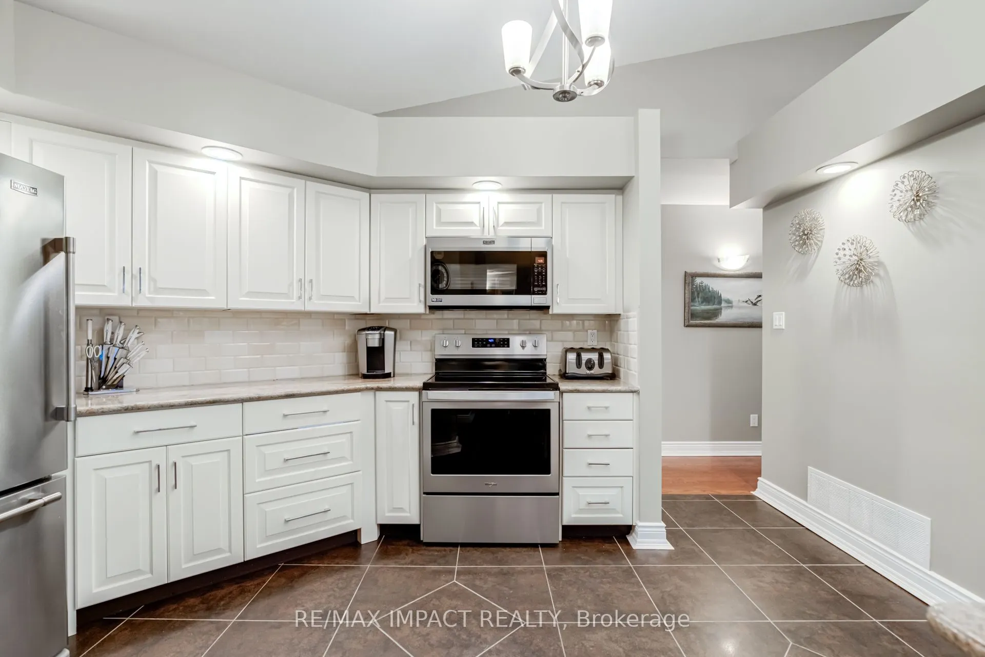 8 Sylvan Court