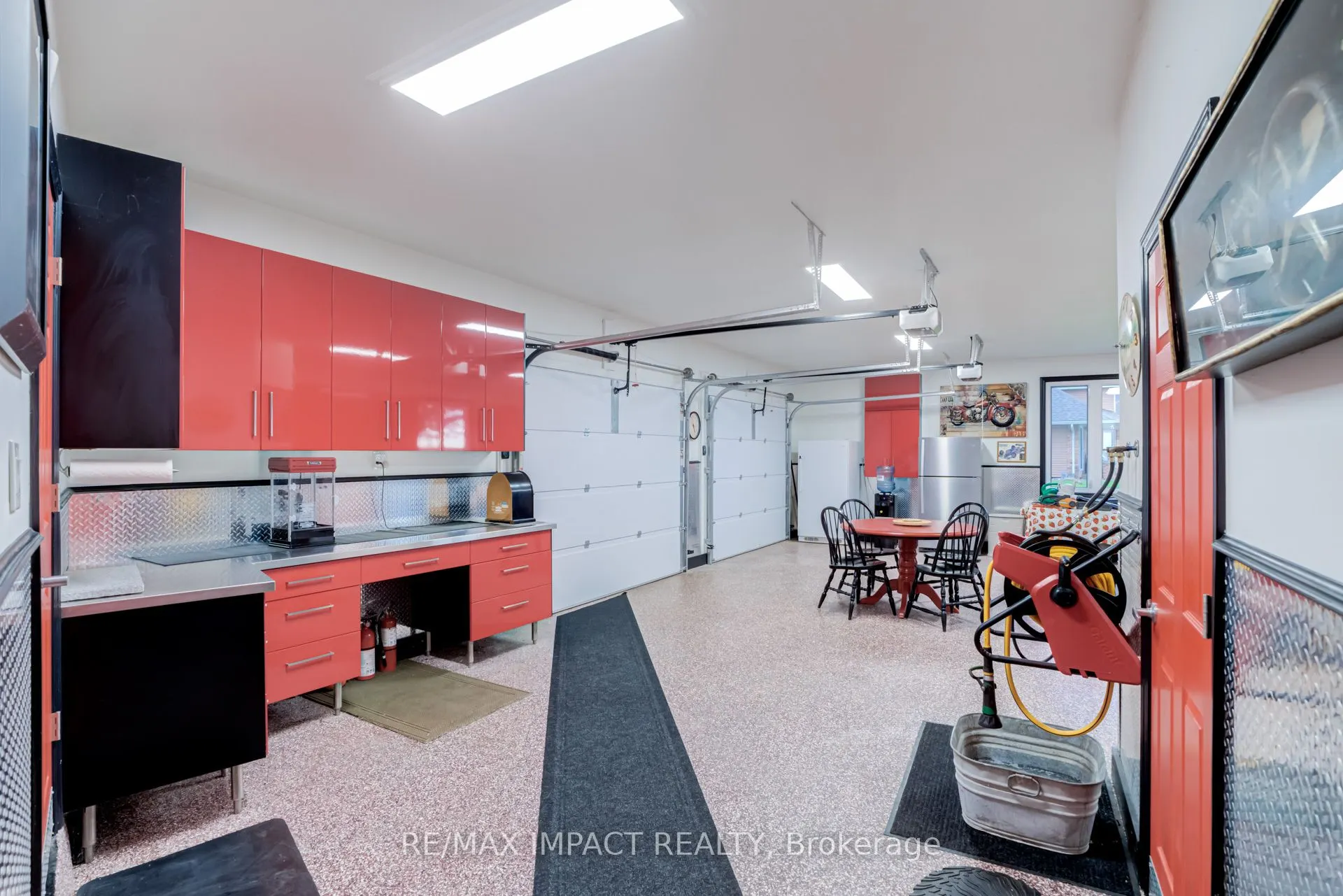 8 Sylvan Court