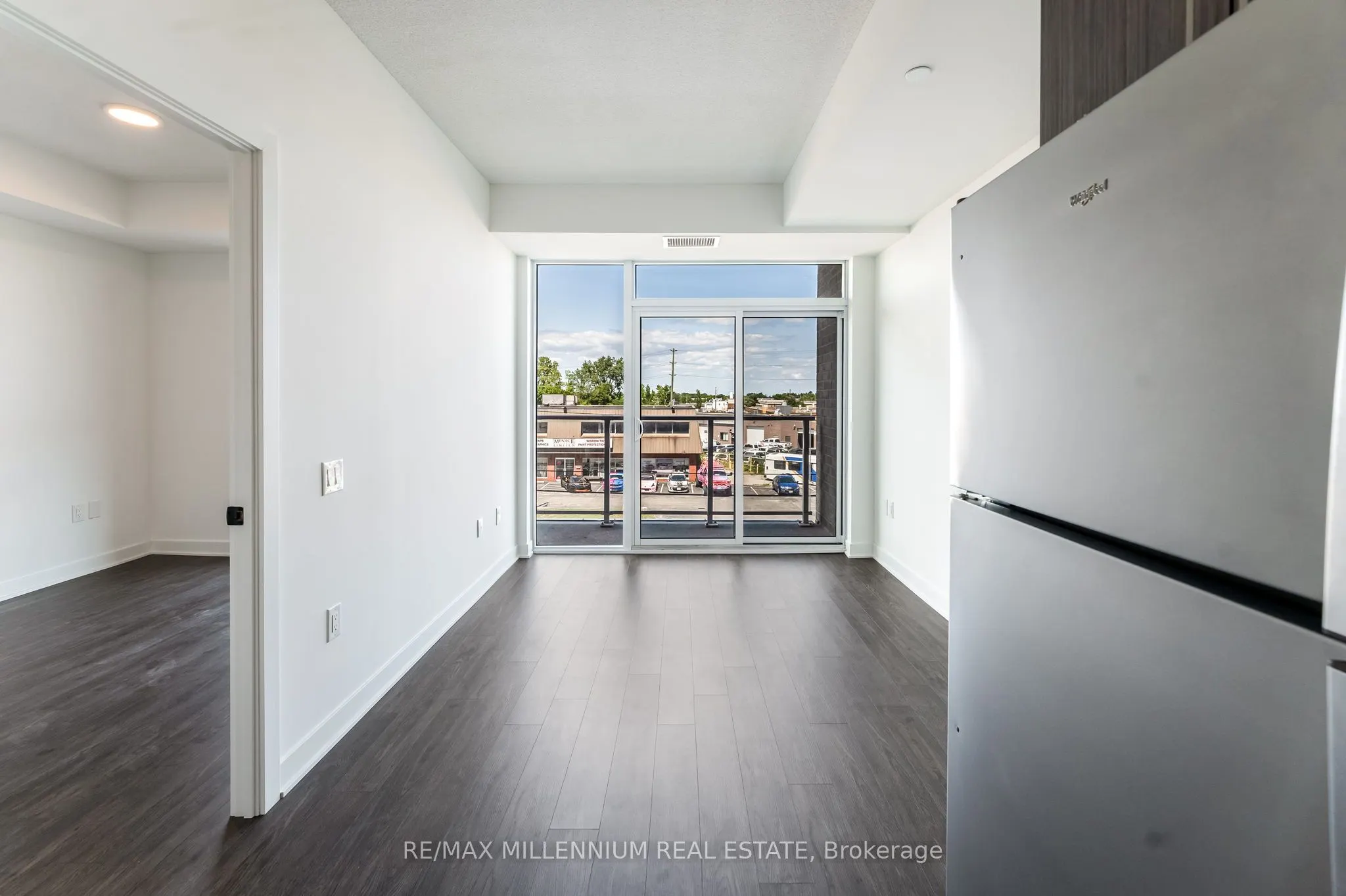 2782 Barton Street E, #208
