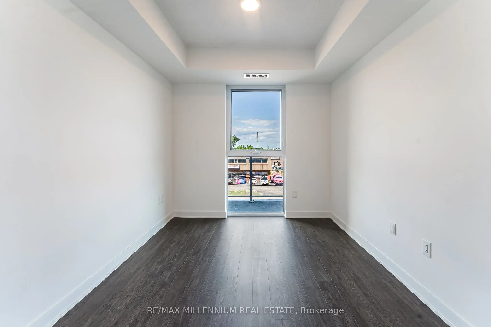 2782 Barton Street E, #208