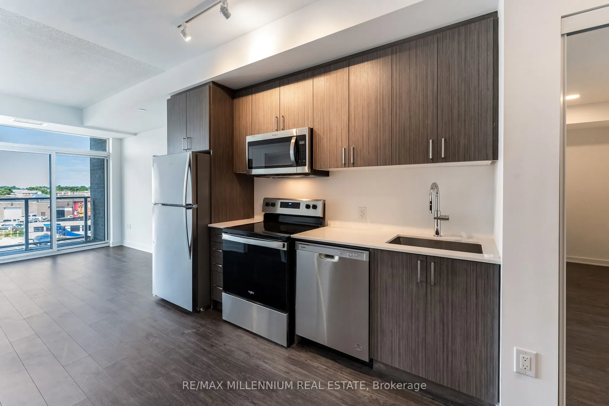 2782 Barton Street E, #208