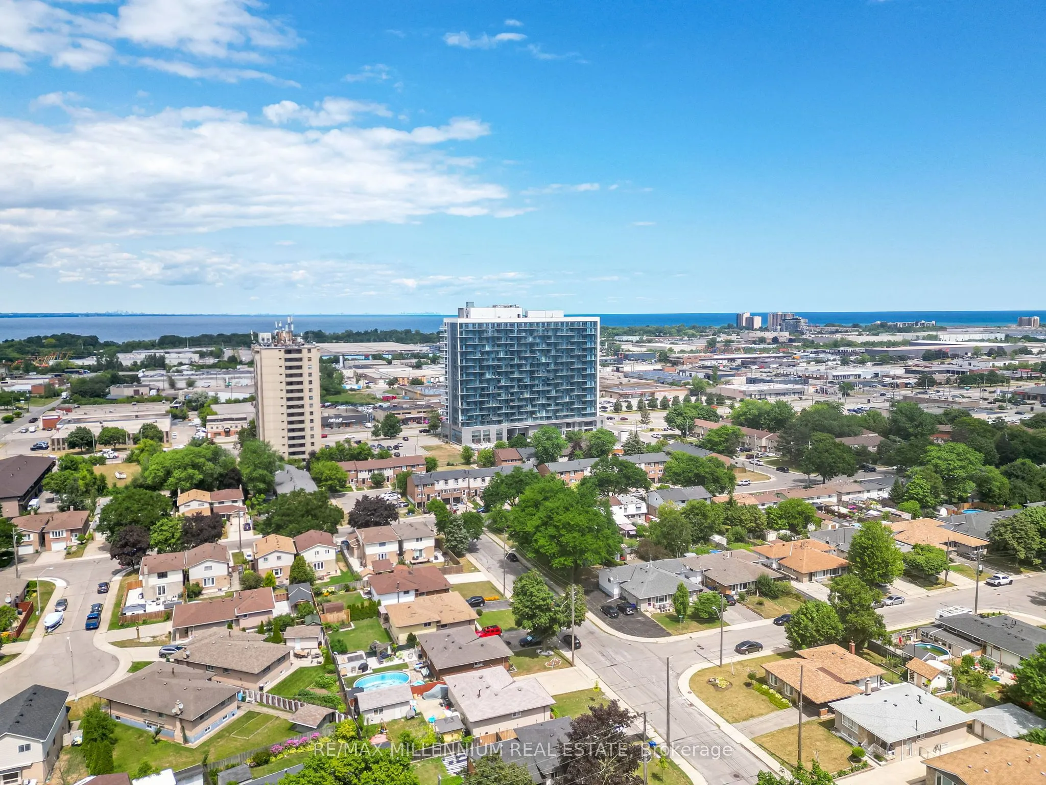 2782 Barton Street E, #208