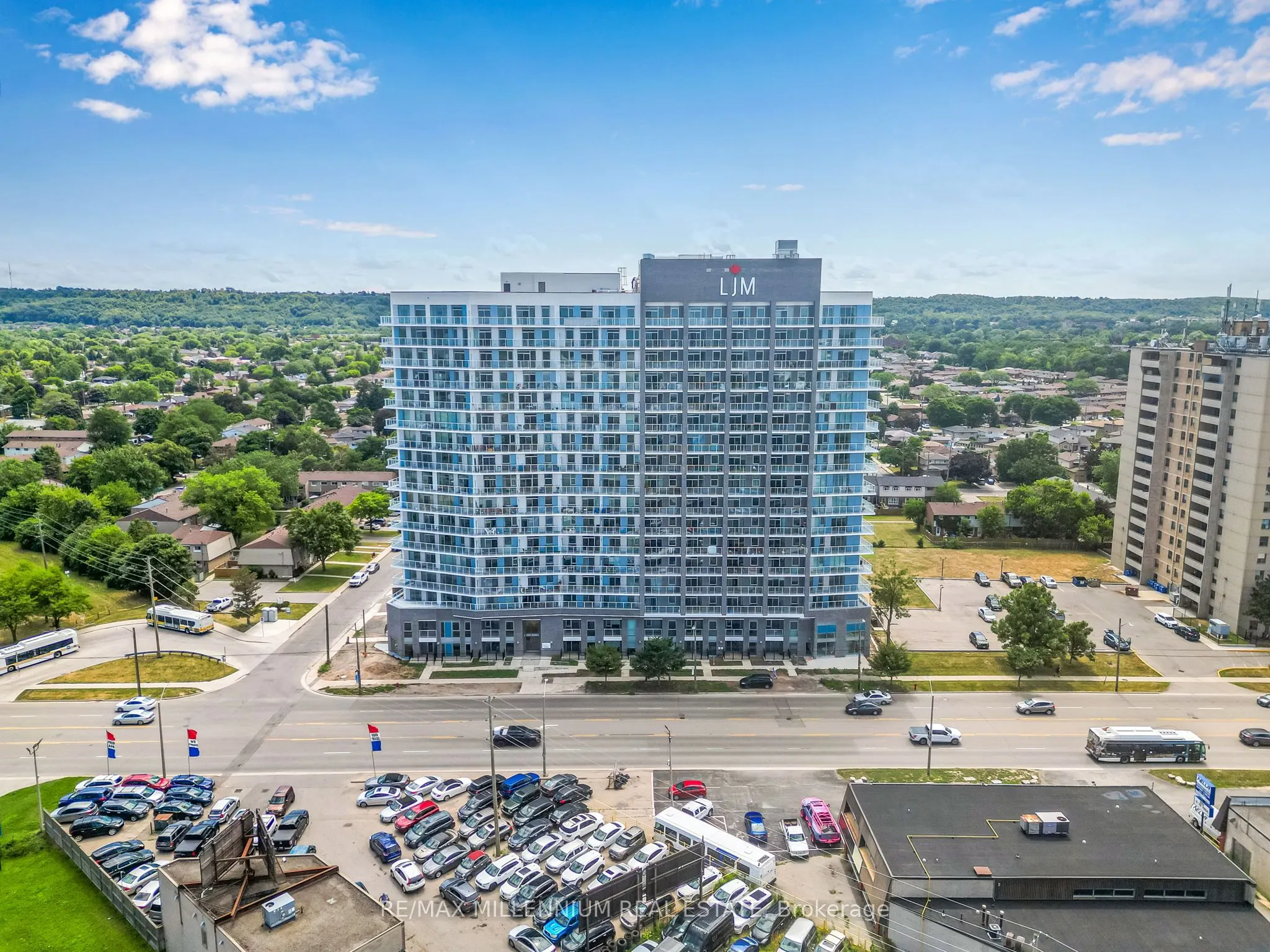 2782 Barton Street E, #208
