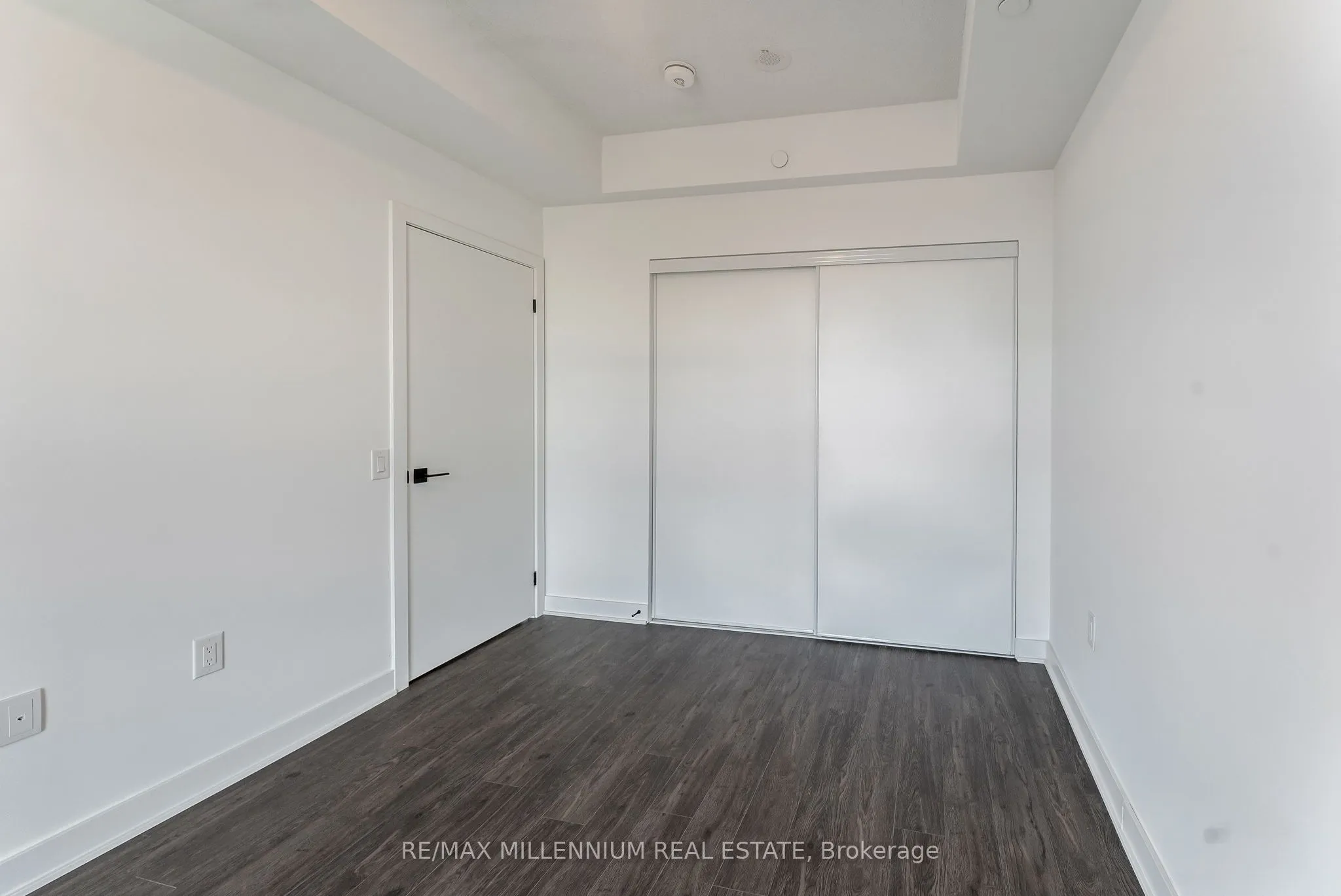 2782 Barton Street E, #208