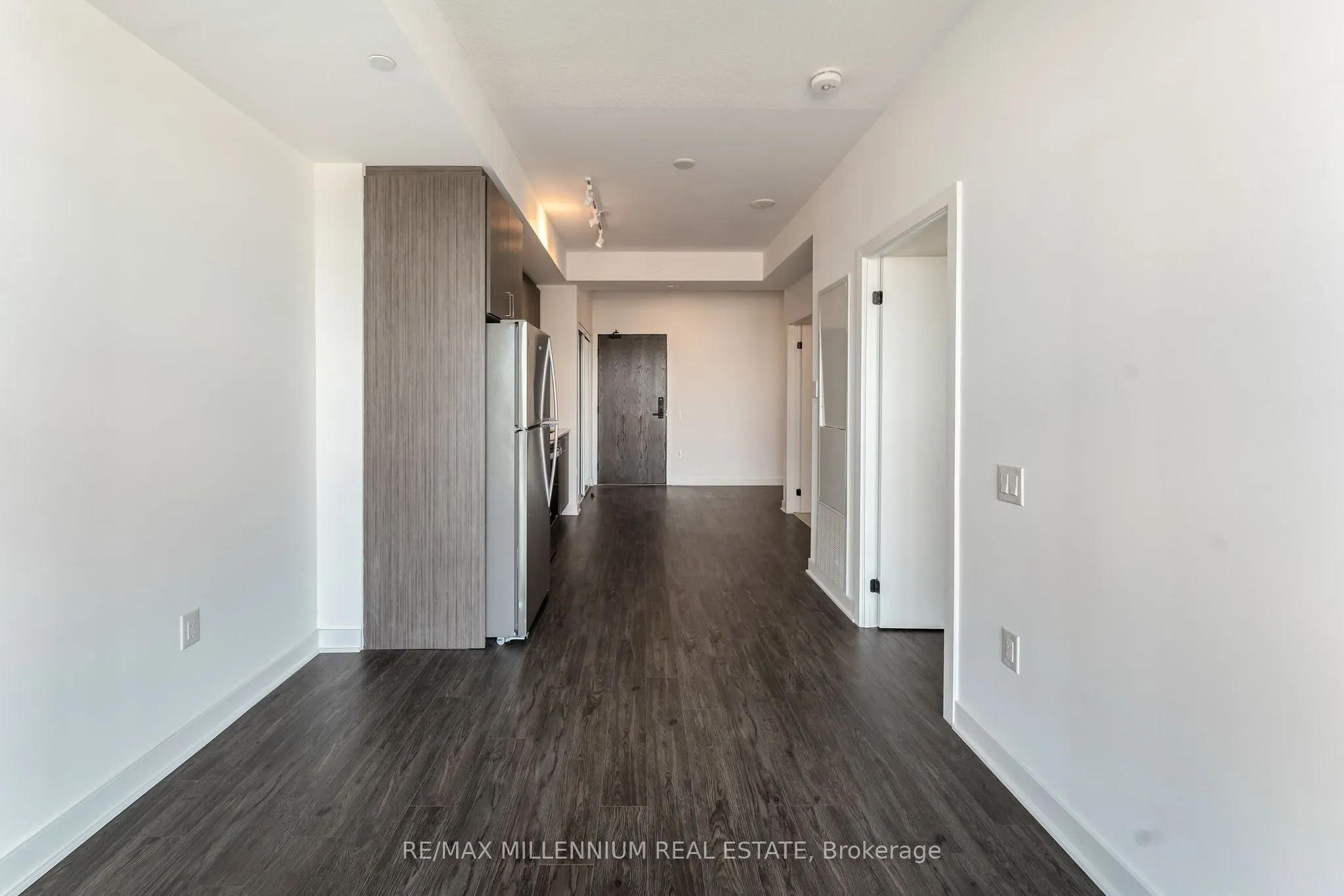 2782 Barton Street E, #208